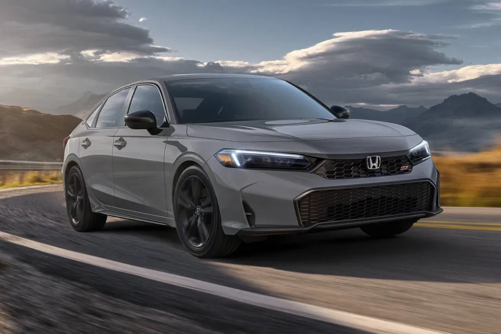 هوندا سيفيك 1.5 L توربو 2025 في الإمارات