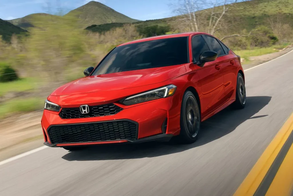 هوندا سيفيك 1.5 L توربو 2025 في الإمارات